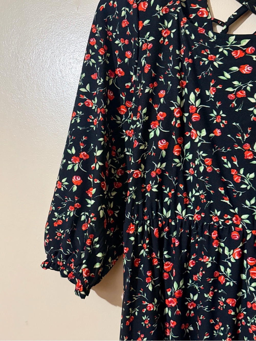 Black Floral Midi Dress with Crisscross Back, Elastic on waist. Size L - Picture 4 of 13